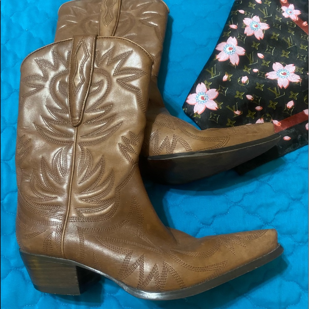 Women’s Guess by Marciano Cowgirl boots!